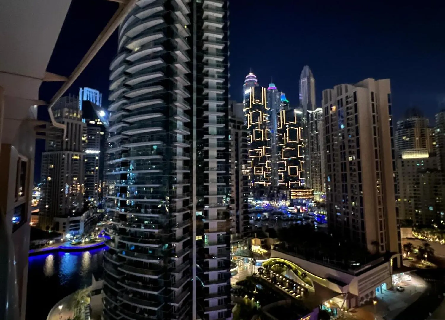 Large Studio Attached To Metro - Dubai Marina Diamond3 United Arab Emirates