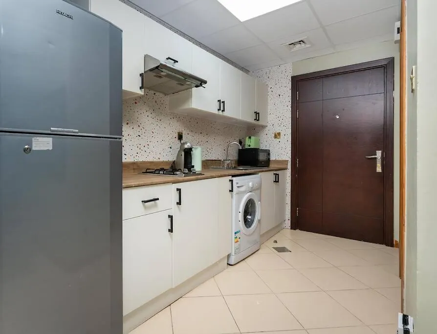 Large Studio Attached To Metro - Dubai Marina Diamond3 0*,