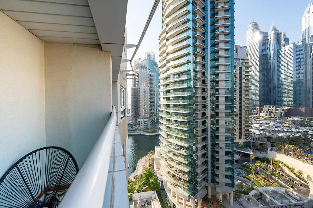 Large Studio Attached To Metro - Dubai Marina Diamond3