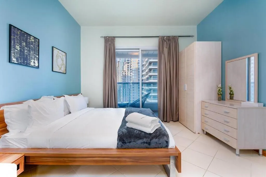 Large Studio Attached To Metro - Dubai Marina Diamond3